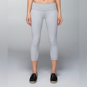 Lululemon gray Mid Calf Athletic Leggings size 4